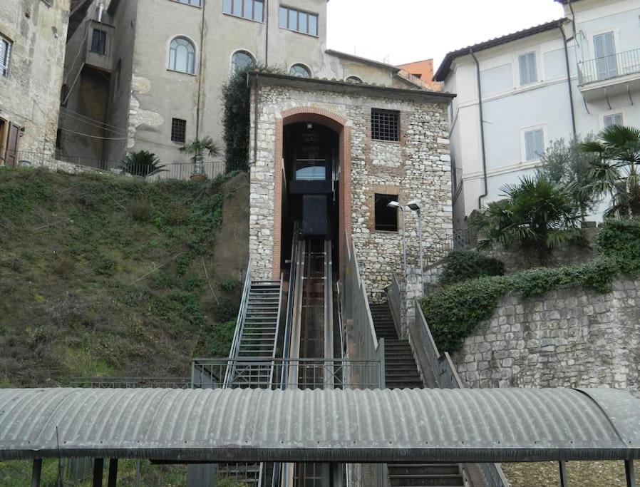 Casa Dell'Oliveto "Parcheggio Gratuito" Daire Narni Dış mekan fotoğraf